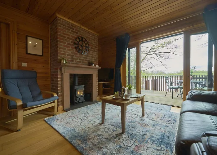 Chiffchaff With Hot Tub Carlisle (Cumbria)