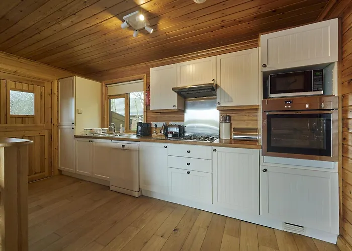 Chiffchaff With Hot Tub * Carlisle (Cumbria)