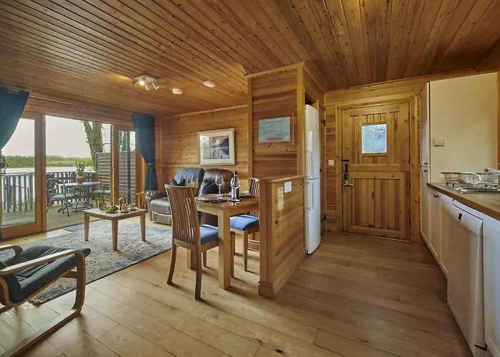 Chiffchaff With Hot Tub Vakantiehuis