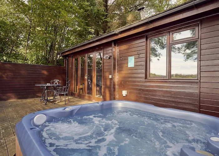 Vakantiehuis Chiffchaff With Hot Tub